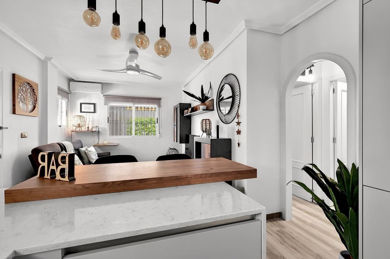 3 slaapkamer Villa te koop in Cabo Roig - € 260.000 (Ref: 9808475)