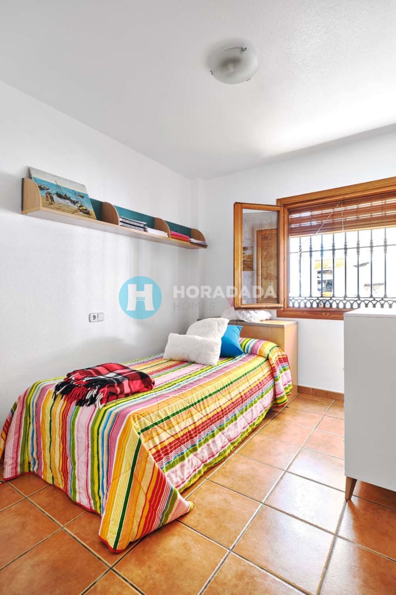 4 sovrum Villa till salu i Torre de la Horadada - 399 000 € (Ref: 9808477)