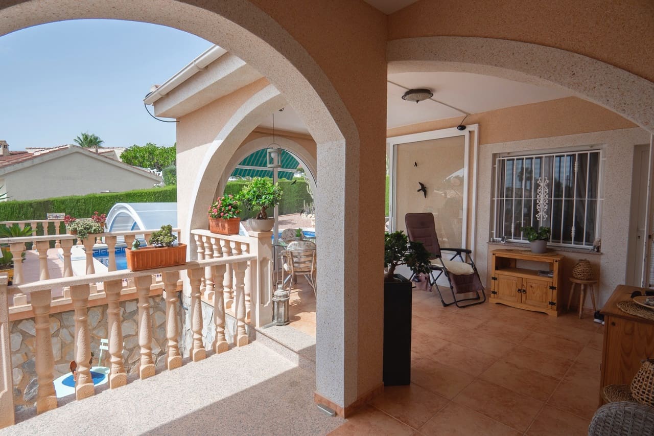 3 slaapkamer Villa te koop in Ciudad Quesada met zwembad - € 449.950 (Ref: 9808484)