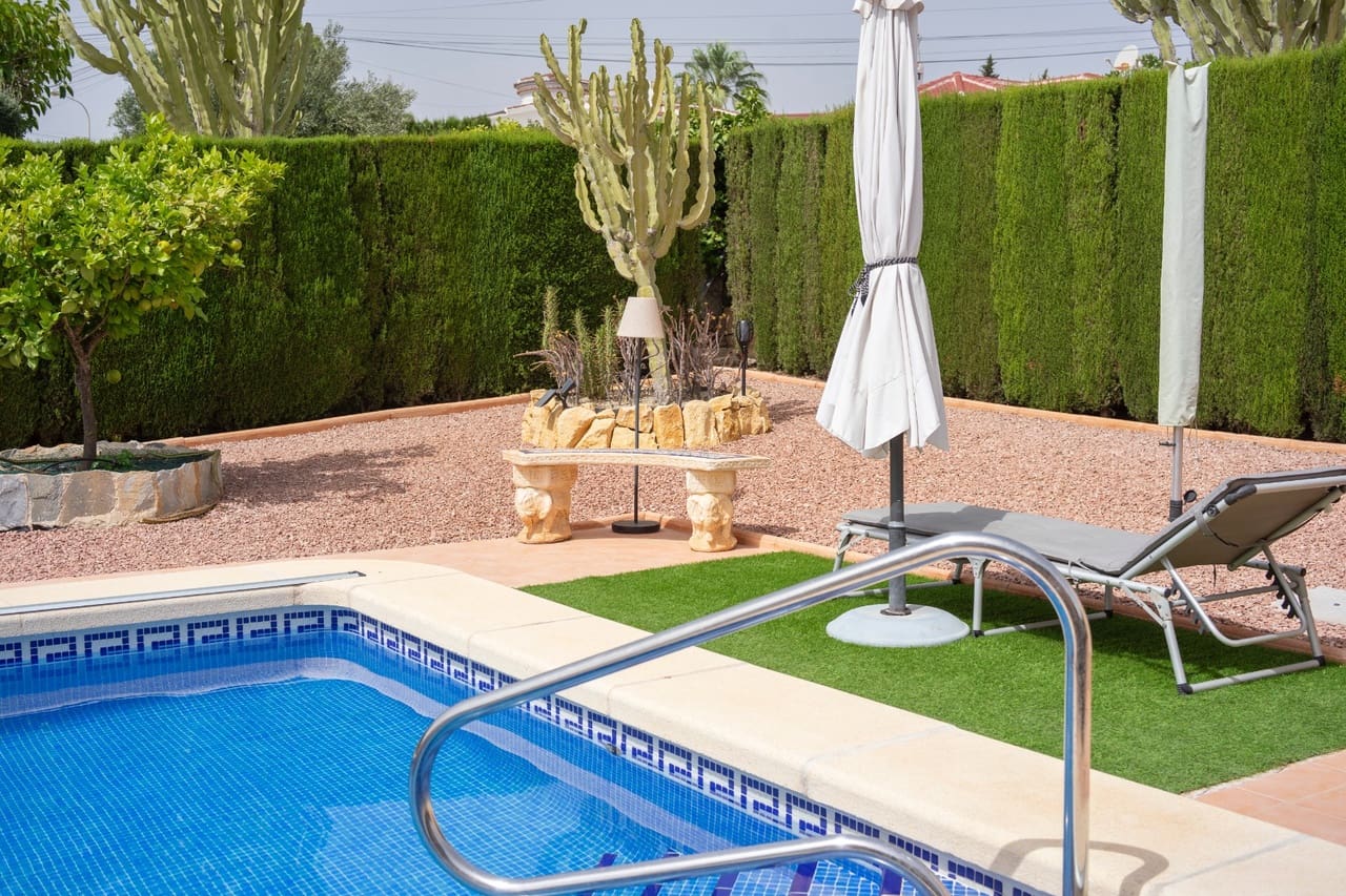 3 slaapkamer Villa te koop in Ciudad Quesada met zwembad - € 449.950 (Ref: 9808484)