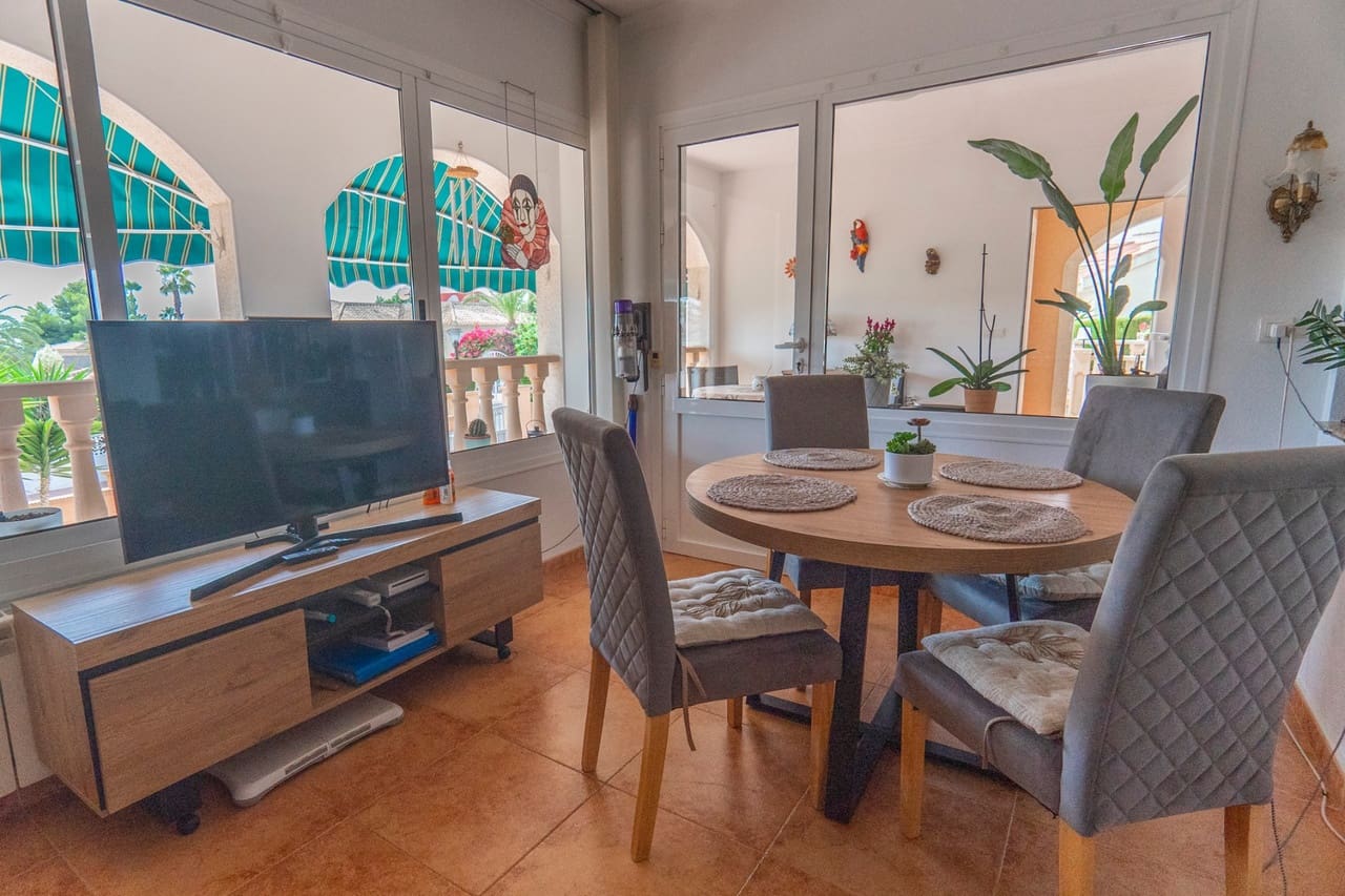 3 slaapkamer Villa te koop in Ciudad Quesada met zwembad - € 449.950 (Ref: 9808484)