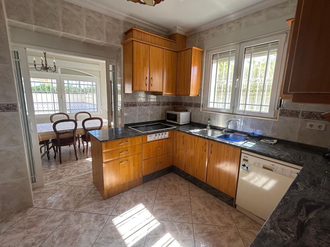 6 camera da letto Villa in vendita in Ciudad Quesada con piscina - 695.000 € (Rif: 9808485)