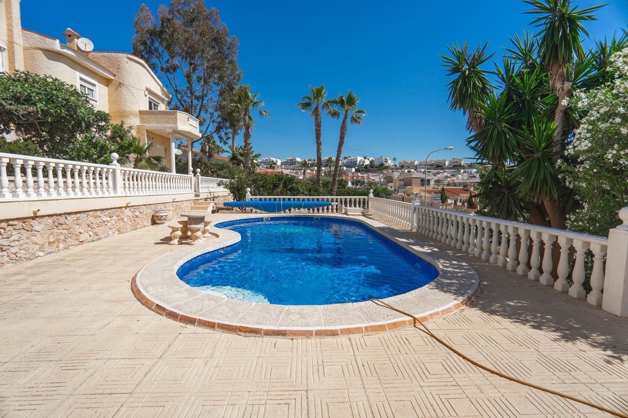 2 soverom Villa til salgs i Ciudad Quesada med svømmebasseng - € 395 000 (Ref: 9808486)