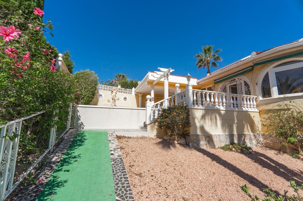 2 soverom Villa til salgs i Ciudad Quesada med svømmebasseng - € 395 000 (Ref: 9808486)