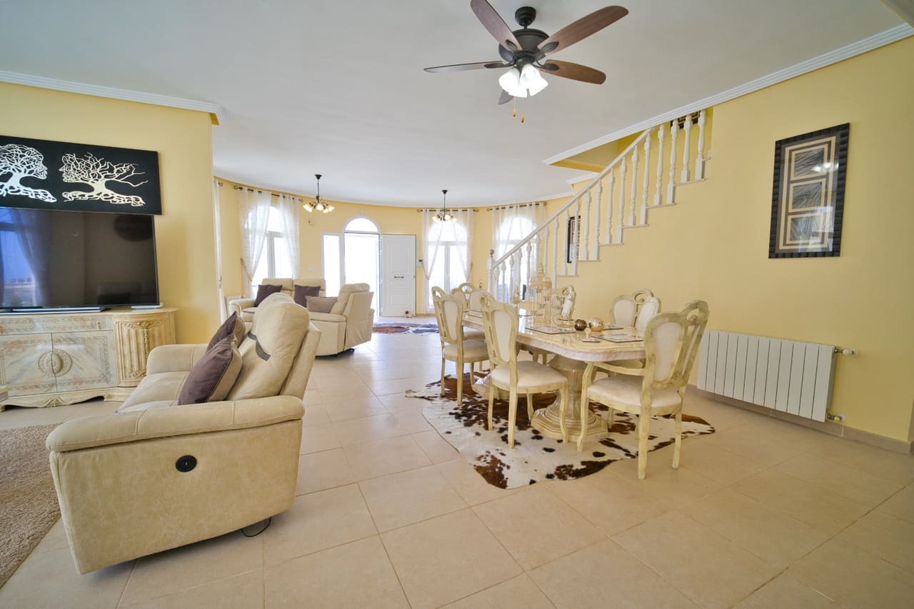 4 sovrum Villa till salu i Ciudad Quesada med pool - 674 950 € (Ref: 9808487)