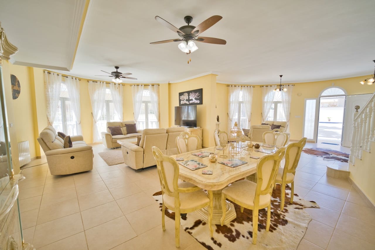 4 sovrum Villa till salu i Ciudad Quesada med pool - 674 950 € (Ref: 9808487)