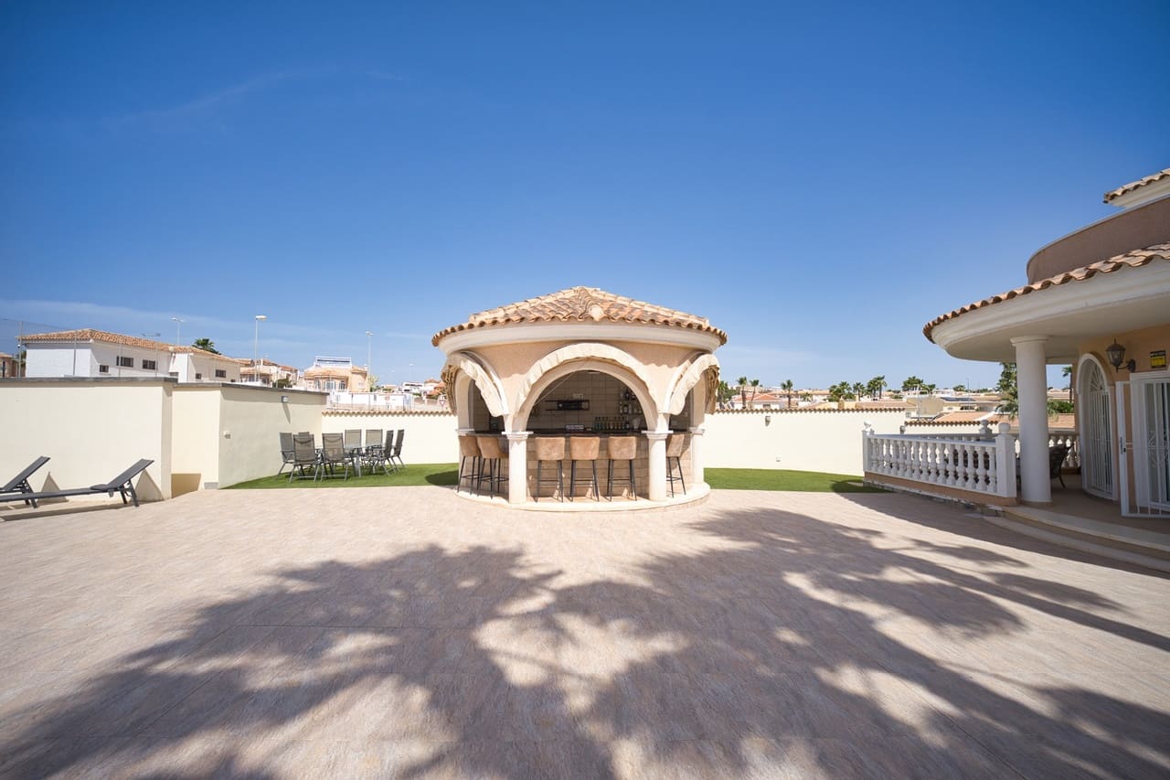 4 sovrum Villa till salu i Ciudad Quesada med pool - 674 950 € (Ref: 9808487)