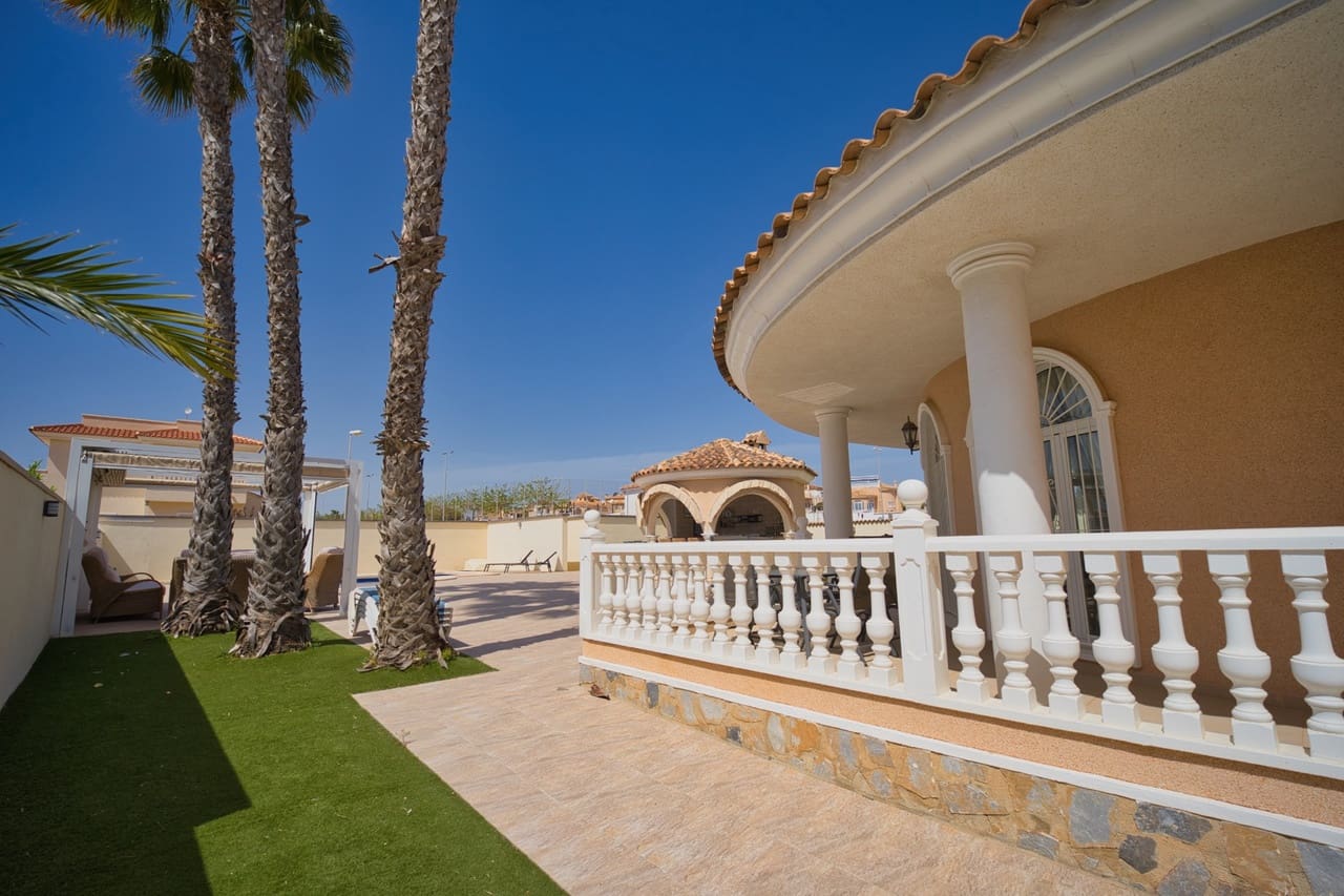 4 sovrum Villa till salu i Ciudad Quesada med pool - 674 950 € (Ref: 9808487)