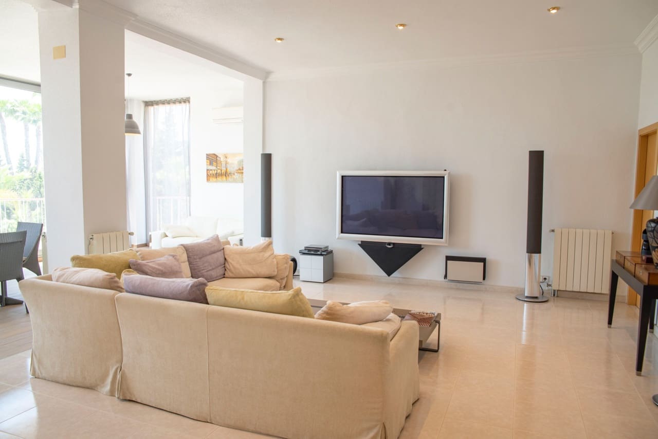 4 slaapkamer Villa te koop in Ciudad Quesada met zwembad - € 840.000 (Ref: 9808488)