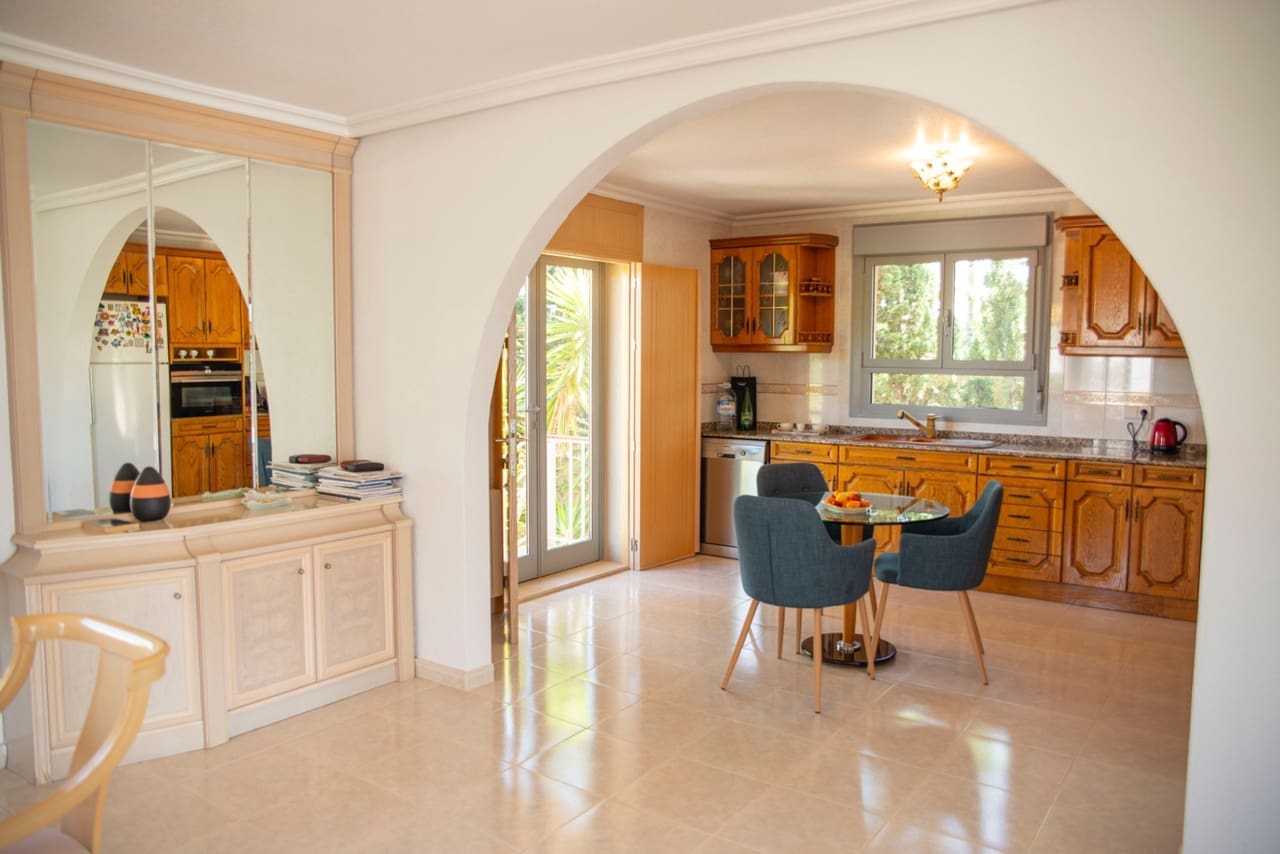 4 slaapkamer Villa te koop in Ciudad Quesada met zwembad - € 840.000 (Ref: 9808488)