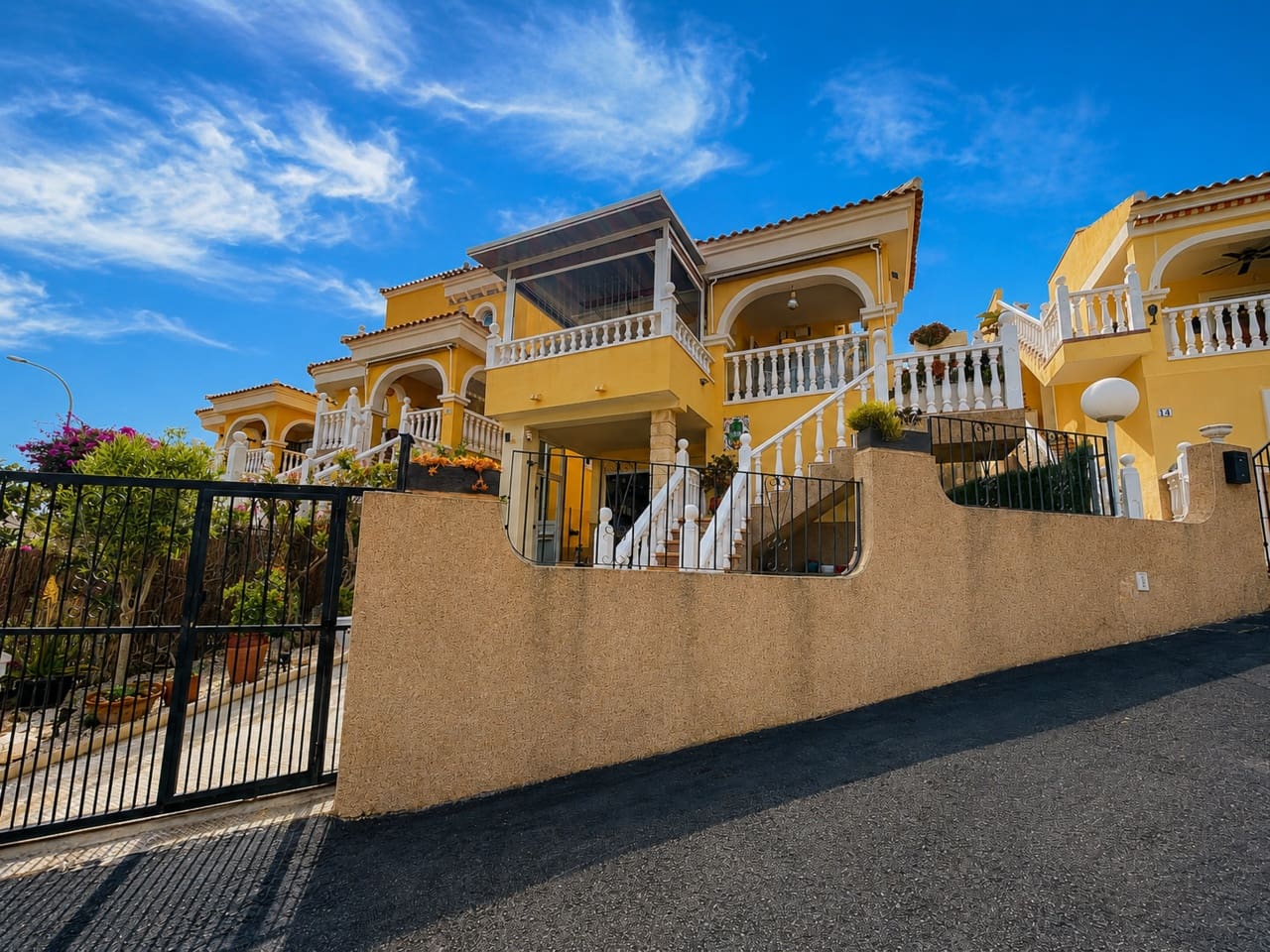 3 bedroom Villa for sale in San Fulgencio with pool - € 310,000 (Ref: 9808500)