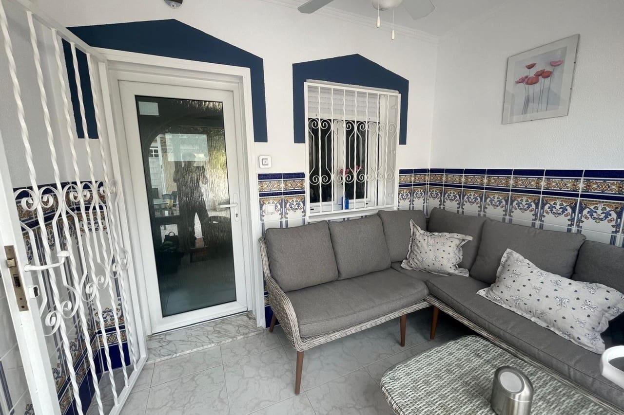 2 makuuhuone Bungalow myytävänä paikassa Dona Pepa - 198 000 € (Ref: 9808503)