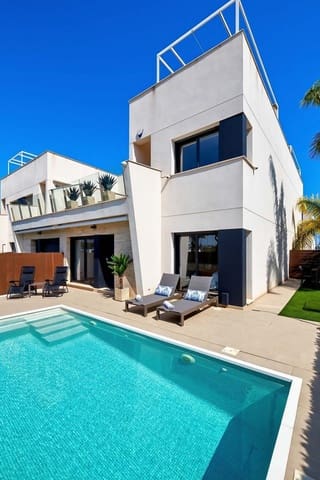 Chalet de 3 habitaciones en Torre de la Horadada, Pilar de la Horadada en venta con piscina - 450.000 € (Ref: 9808515)