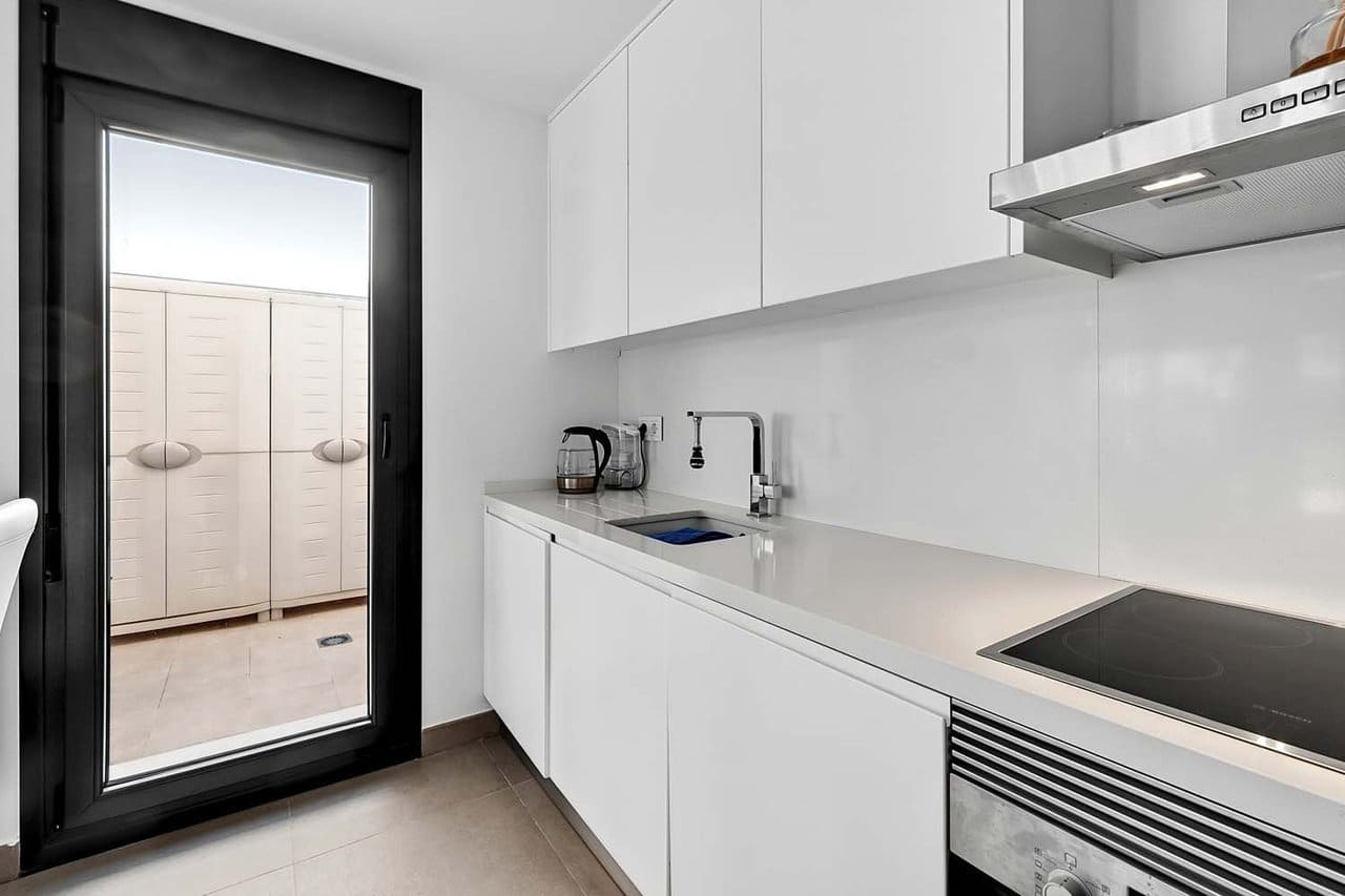 Chalet de 3 habitaciones en Torre de la Horadada en venta con piscina - 450.000 € (Ref: 9808515)