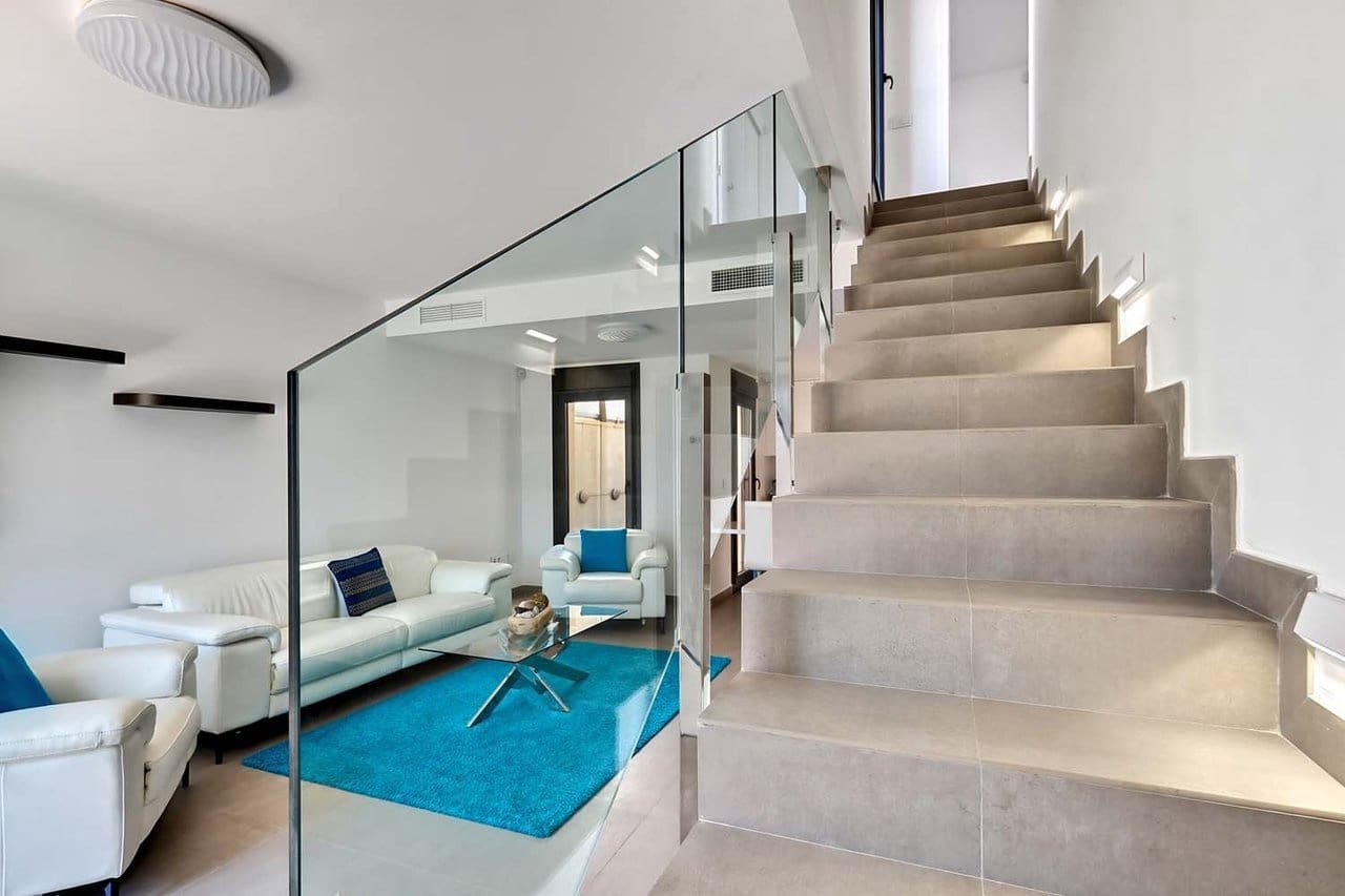 Chalet de 3 habitaciones en Torre de la Horadada en venta con piscina - 450.000 € (Ref: 9808515)