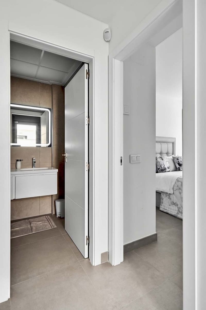 Chalet de 3 habitaciones en Torre de la Horadada en venta con piscina - 450.000 € (Ref: 9808515)