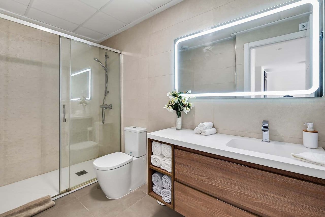 Chalet de 3 habitaciones en Torre de la Horadada en venta con piscina - 450.000 € (Ref: 9808515)