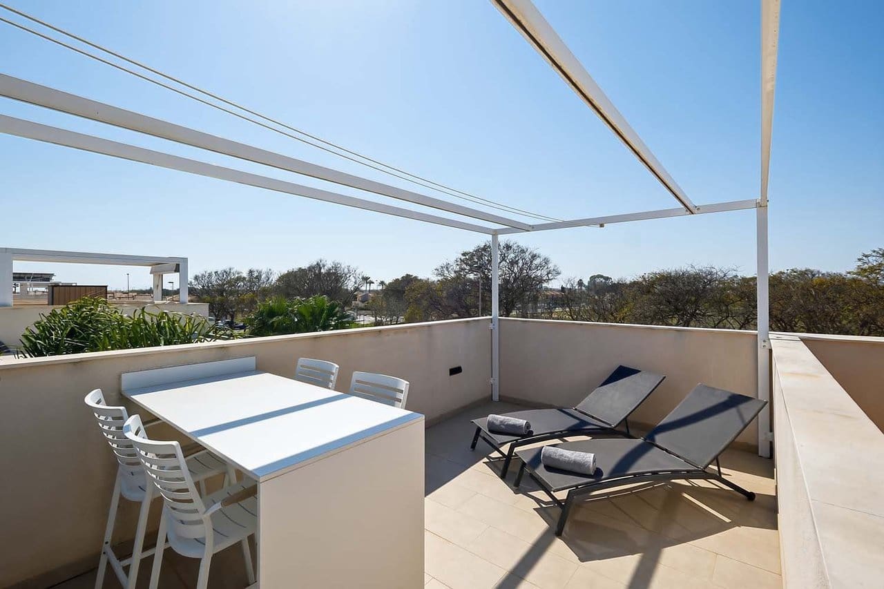 Chalet de 3 habitaciones en Torre de la Horadada en venta con piscina - 450.000 € (Ref: 9808515)