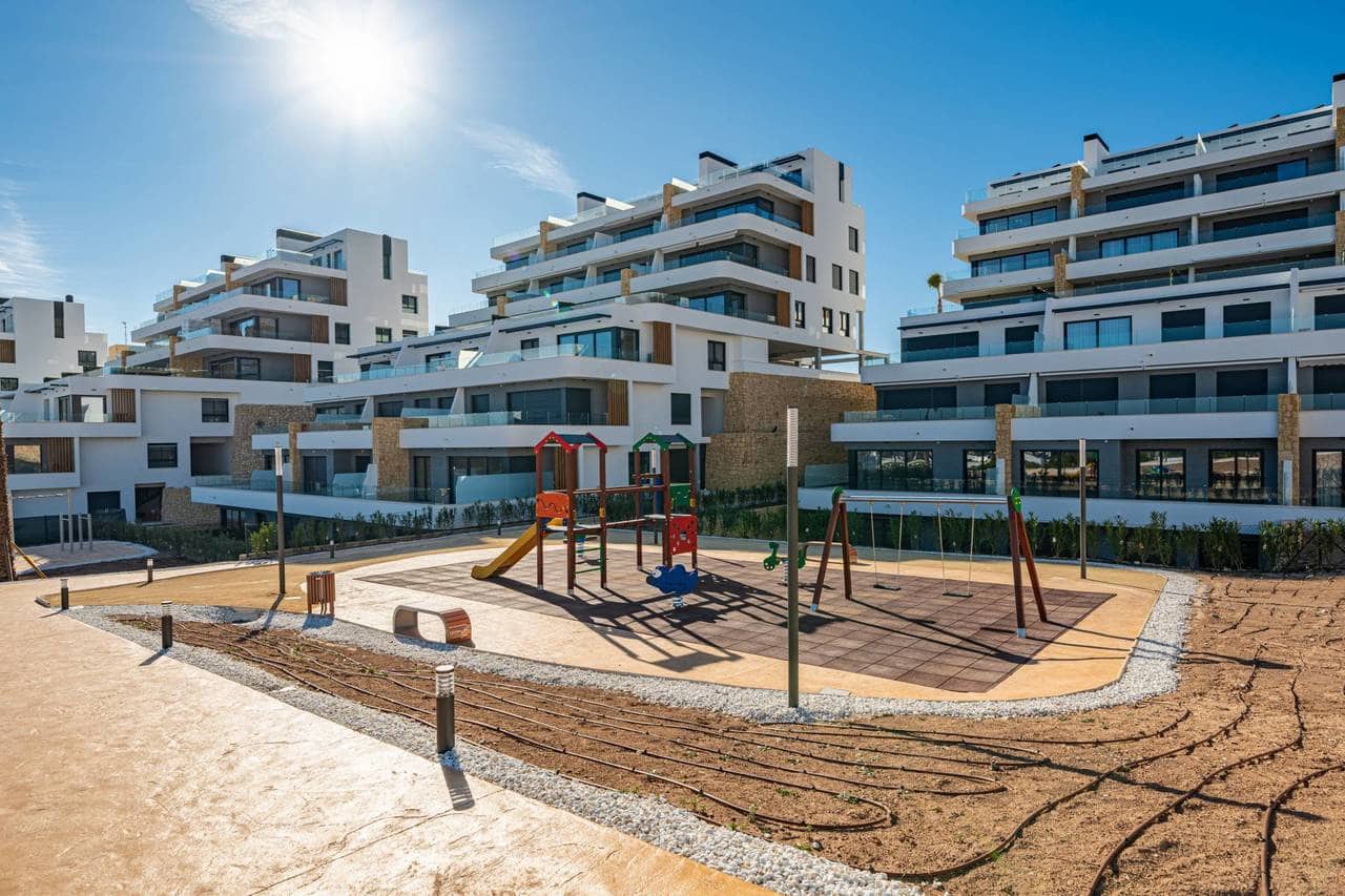 2 bedroom Apartment for sale in Finestrat with pool - € 550,000 (Ref: 9808538)