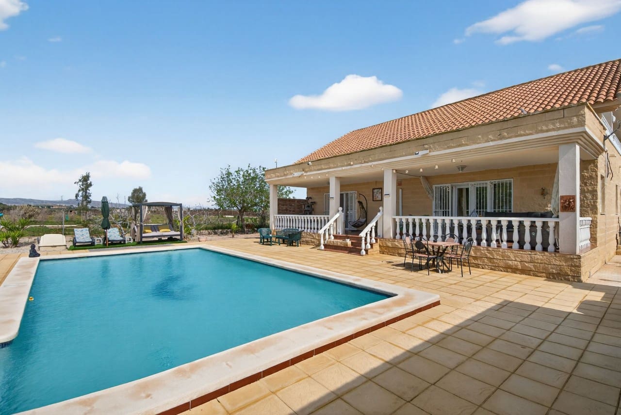 5 sovrum Finca/Hus på landet till salu i Elche / Elx med pool - 750 000 € (Ref: 9808552)