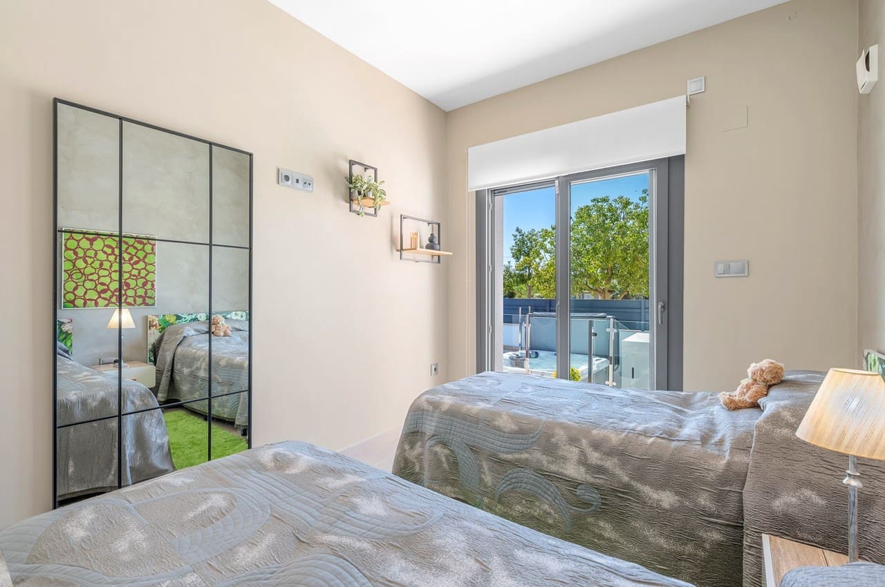 3 bedroom Townhouse for sale in Formentera del Segura with pool - € 329,000 (Ref: 9808553)