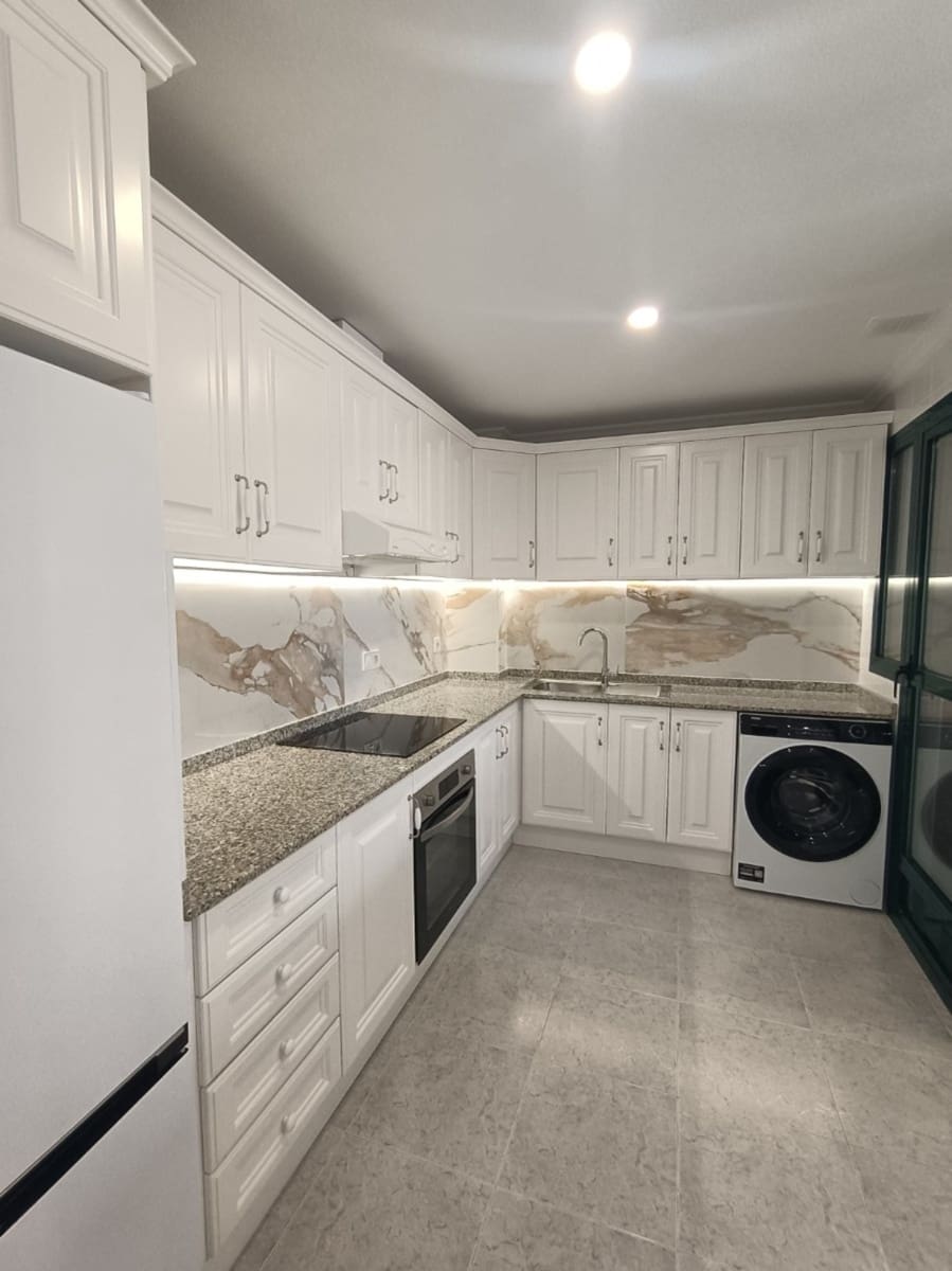 2 makuuhuone Huoneisto myytävänä paikassa Orihuela Costa mukana uima-altaan - 249 000 € (Ref: 9808554)