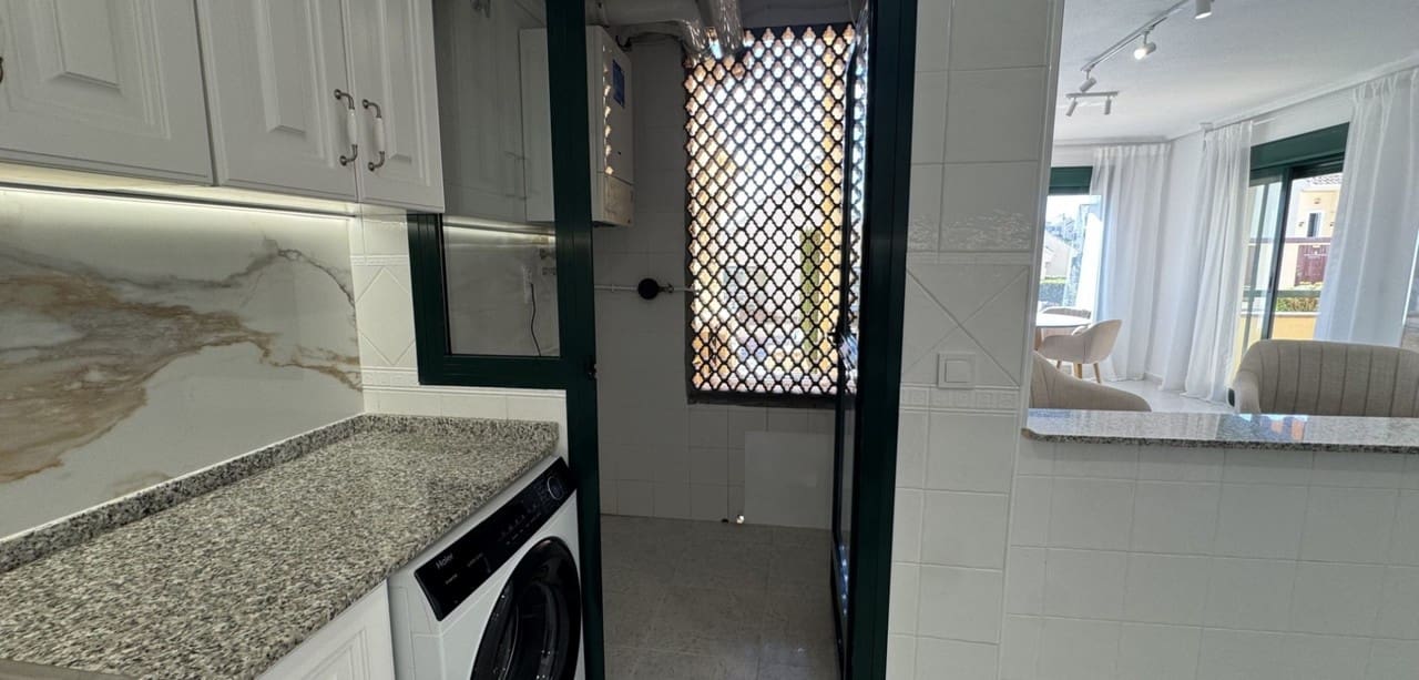 2 makuuhuone Huoneisto myytävänä paikassa Orihuela Costa mukana uima-altaan - 249 000 € (Ref: 9808554)