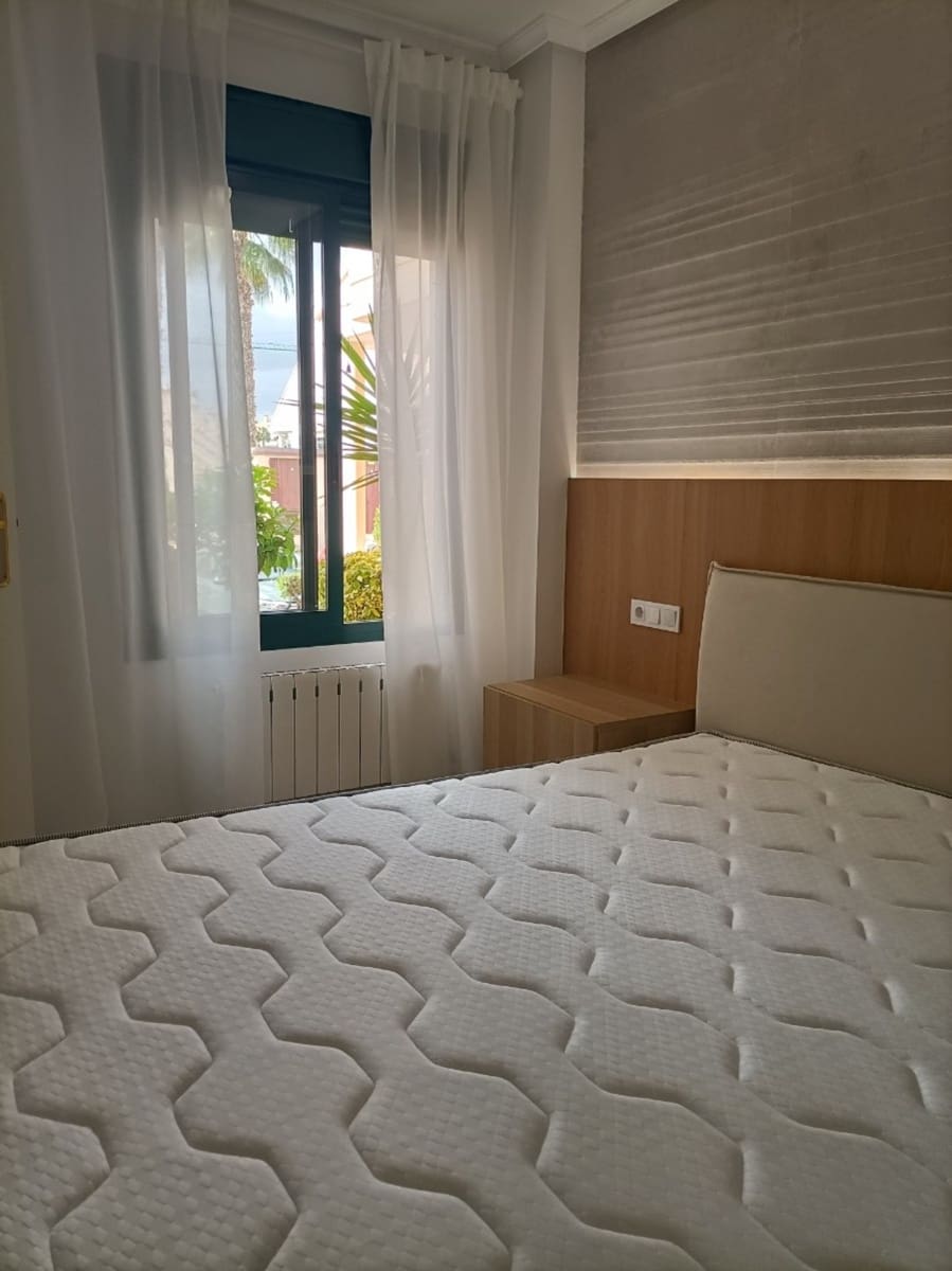 2 makuuhuone Huoneisto myytävänä paikassa Orihuela Costa mukana uima-altaan - 249 000 € (Ref: 9808554)