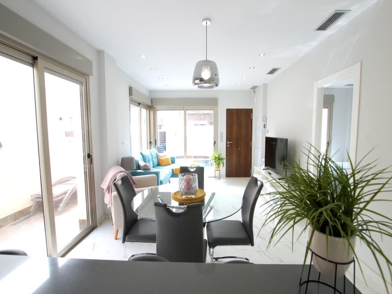 3 bedroom Villa for sale in Villamartin with pool - € 365,000 (Ref: 9808558)