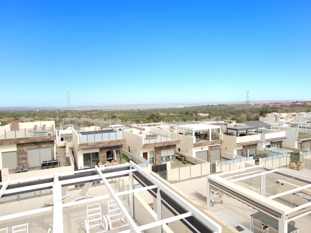 3 bedroom Villa for sale in Villamartin with pool - € 365,000 (Ref: 9808558)