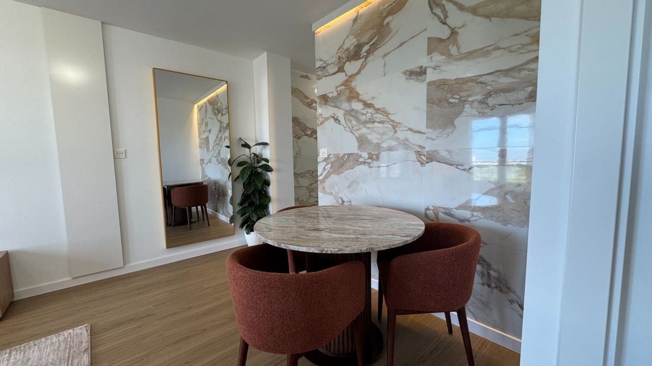 2 bedroom Apartment for sale in Torrevieja - € 235,000 (Ref: 9814330)