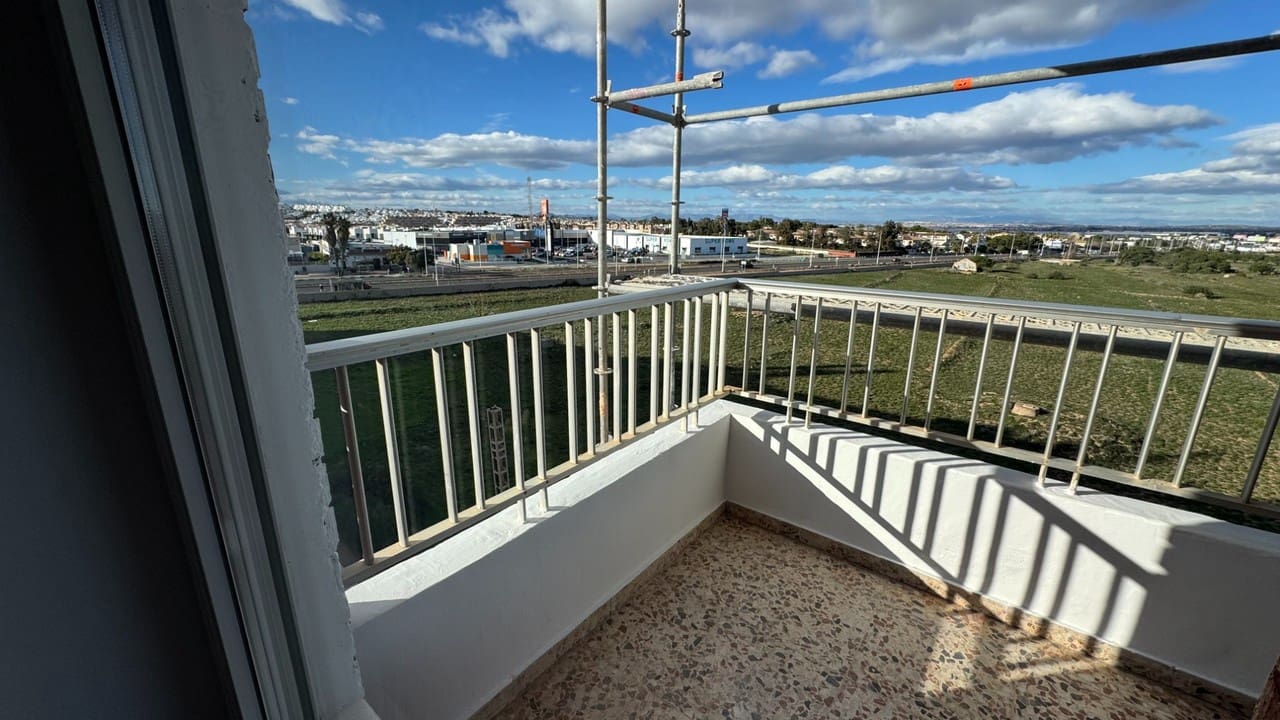 2 bedroom Apartment for sale in Torrevieja - € 235,000 (Ref: 9814330)