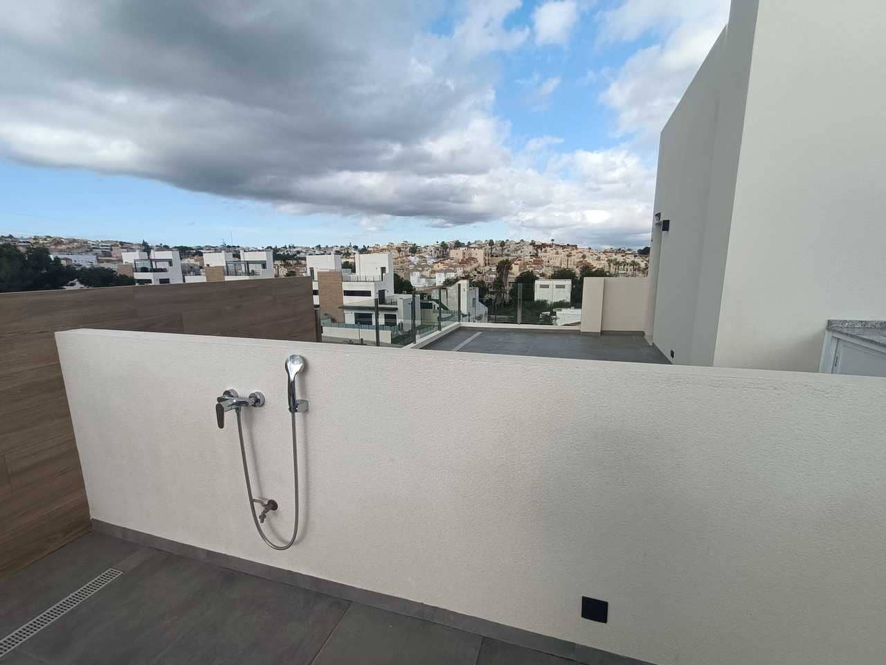 2 slaapkamer Villa te koop in Villamartin met zwembad garage - € 434.950 (Ref: 9815001)