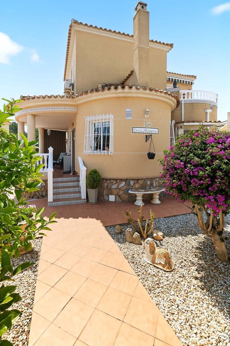 4 Zimmer Villa zu verkaufen in Pinar de Campoverde mit Pool - 329.950 € (Ref: 9815722)