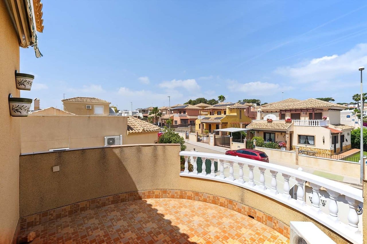 4 Zimmer Villa zu verkaufen in Pinar de Campoverde mit Pool - 329.950 € (Ref: 9815722)