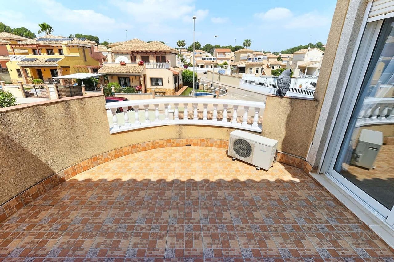 4 Zimmer Villa zu verkaufen in Pinar de Campoverde mit Pool - 329.950 € (Ref: 9815722)