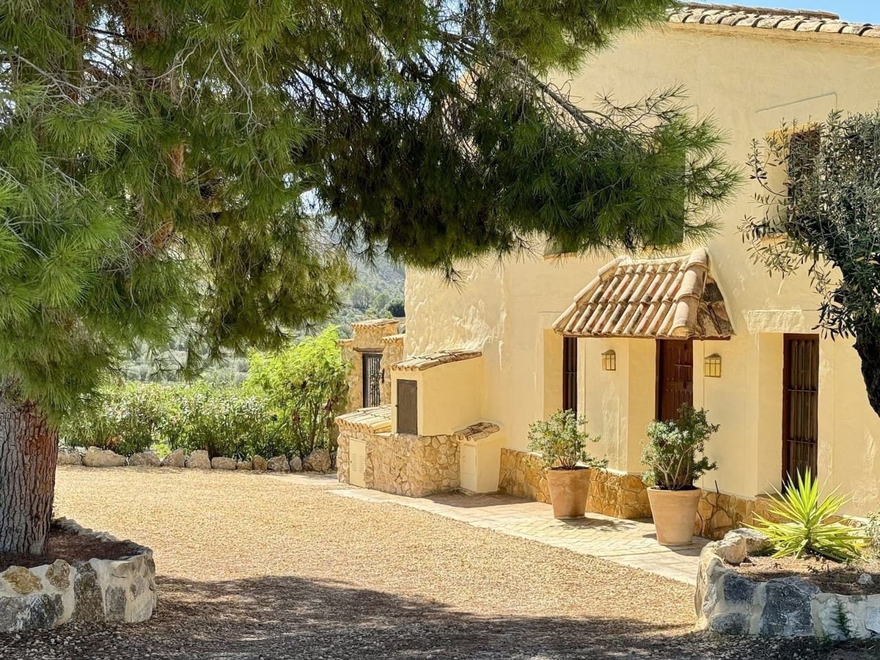 3 soveværelse Villa til salg i Relleu med swimmingpool - € 675.000 (Ref: 9816111)