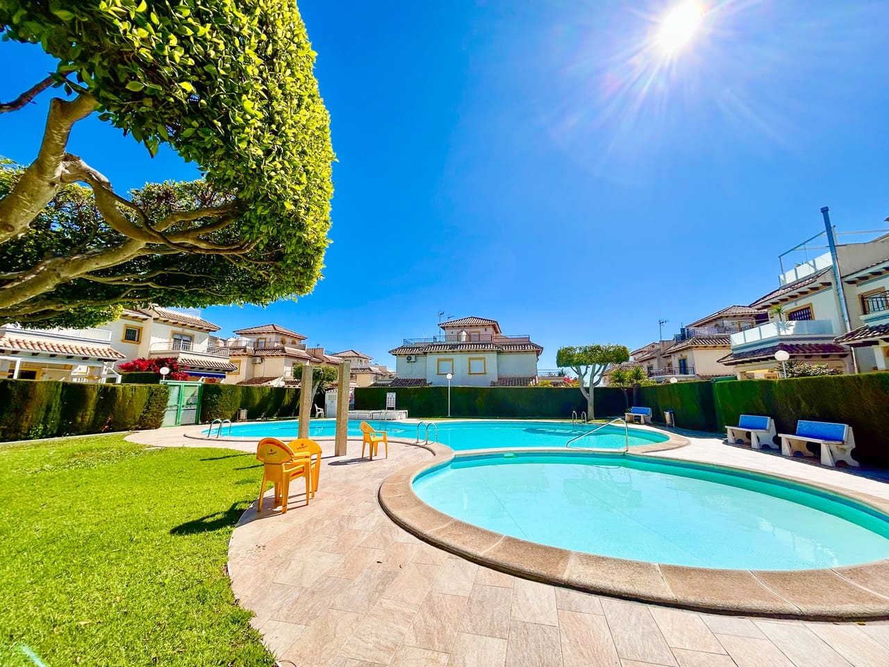2 soverom Leilighet til salgs i Punta Prima med svømmebasseng - € 189 000 (Ref: 9819297)