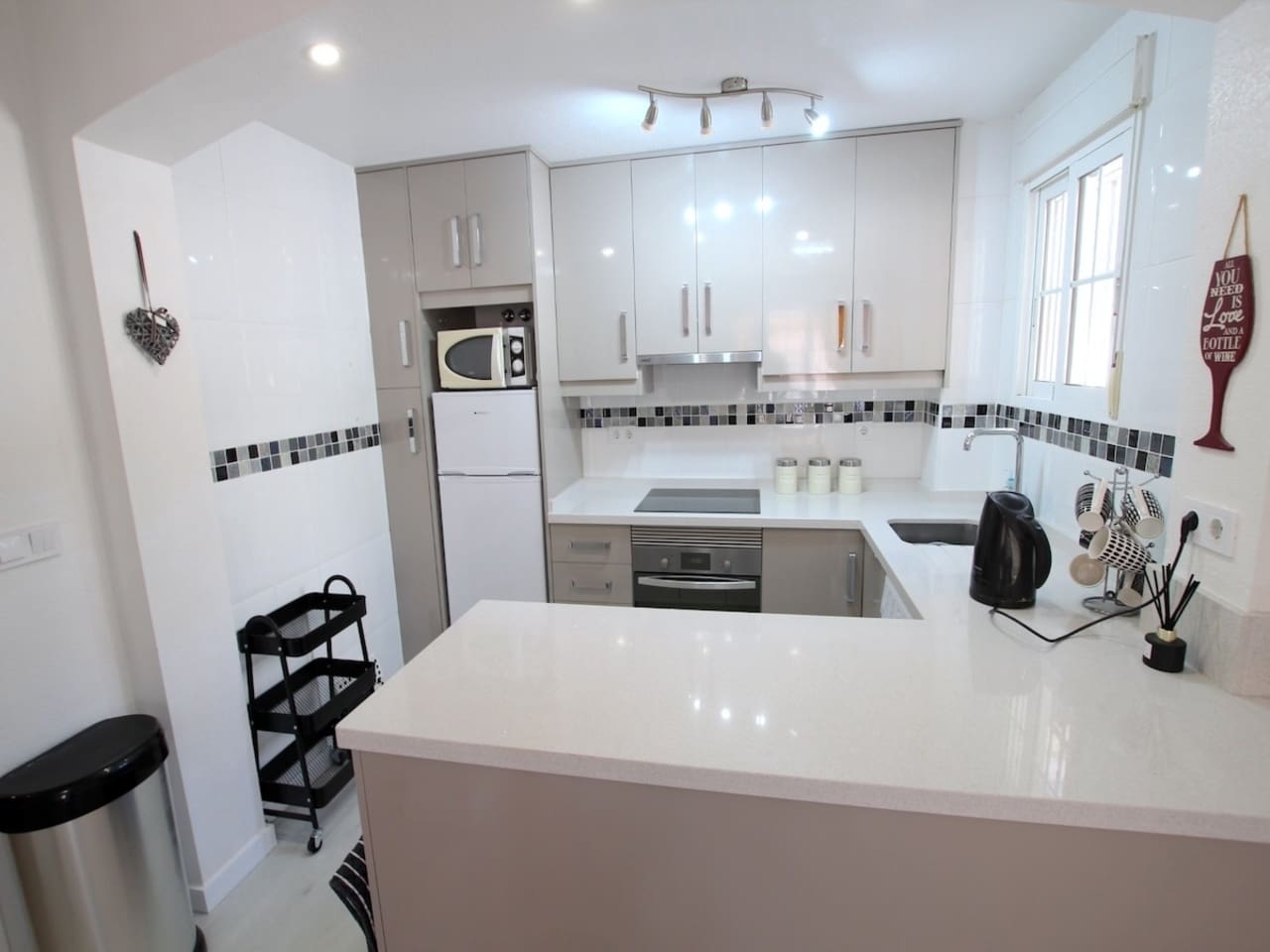 2 bedroom Townhouse for sale in Cabo Roig - € 235,000 (Ref: 9820221)