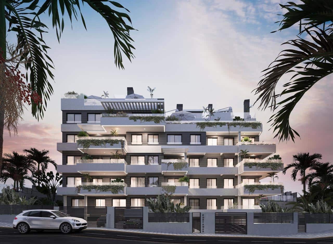 Apartamento de 2 habitaciones en Estepona en venta con piscina - 459.700 € (Ref: 9823159)