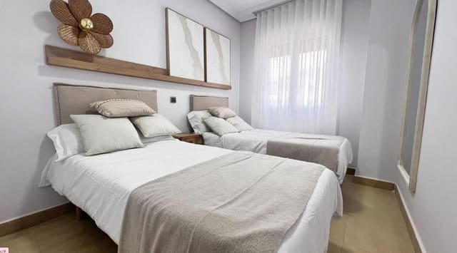 2 makuuhuone Huoneisto myytävänä paikassa Centro, Los Alcázares mukana uima-altaan - 143 000 € (Ref: 9823843)