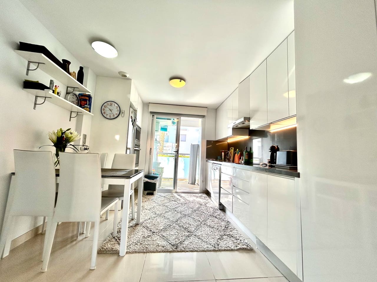 2 sypialnia Apartament na sprzedaż w Punta Prima z basenem garażem - 240 000 € (Ref: 9827634)