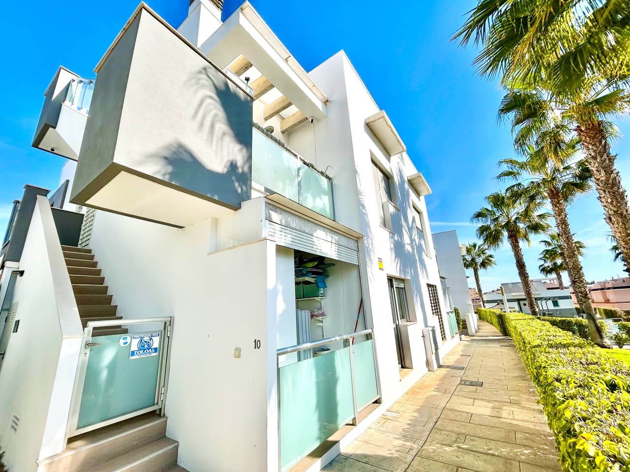 2 bedroom Apartment for sale in Punta Prima with pool garage - € 240,000 (Ref: 9827635)