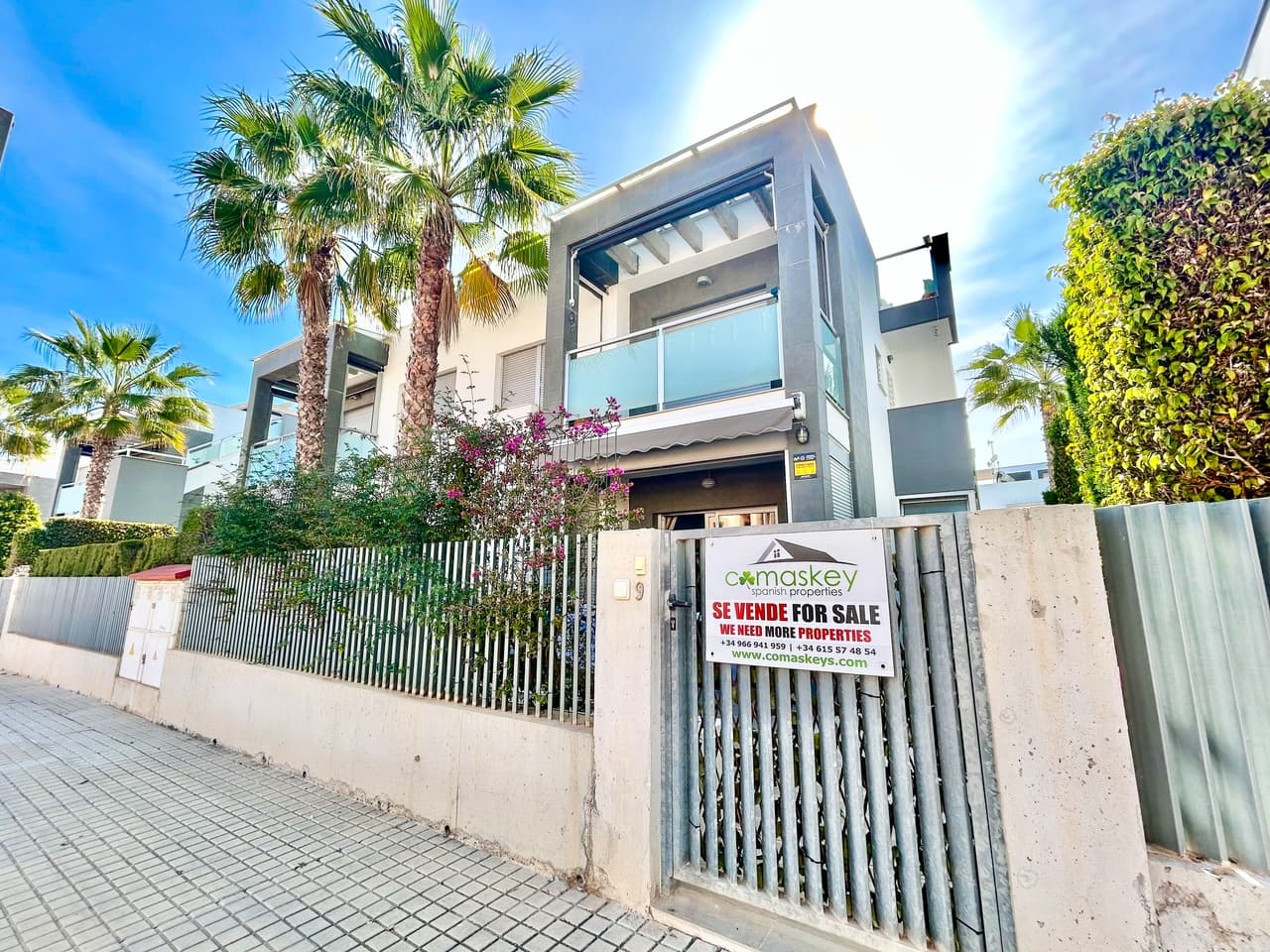 2 bedroom Apartment for sale in Punta Prima with pool garage - € 240,000 (Ref: 9827635)