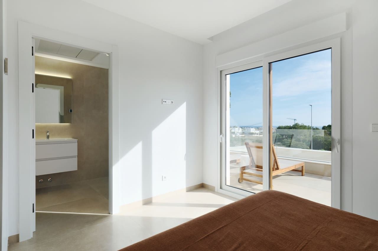 3 soverom Villa til salgs i Cabo Roig med svømmebasseng garasje - € 760 000 (Ref: 9827637)
