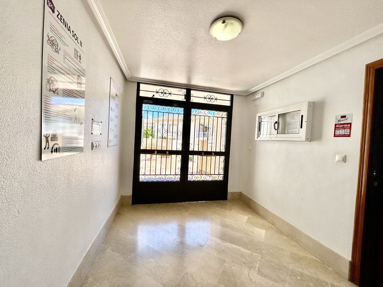 2 Zimmer Apartment zu verkaufen in La Zenia mit Pool - 175.000 € (Ref: 9827733)
