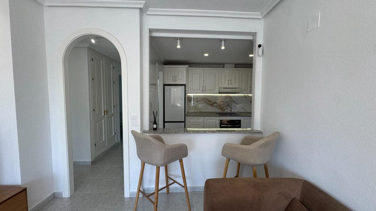2 Zimmer Apartment zu verkaufen in Orihuela Costa mit Pool - 239.000 € (Ref: 9828828)