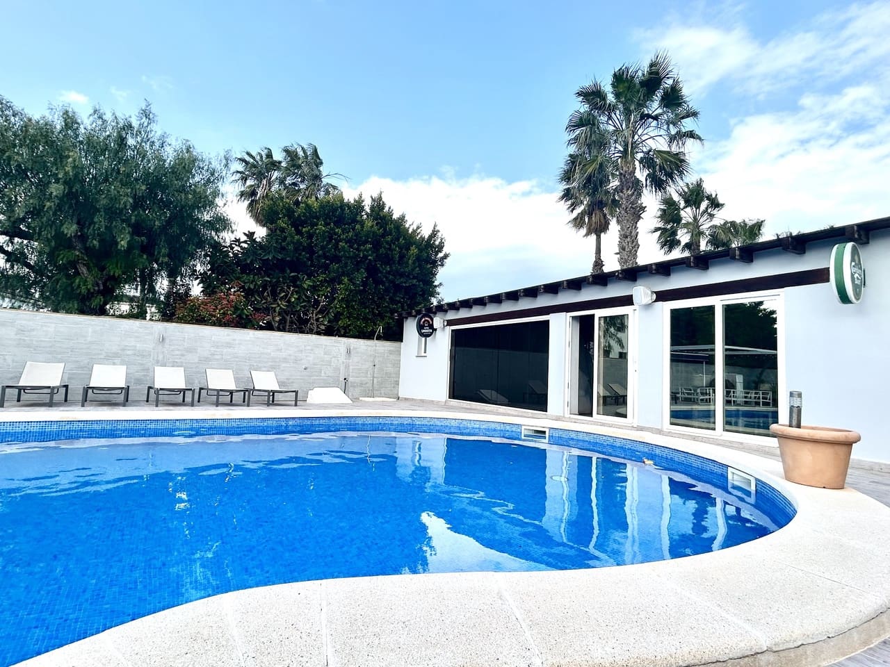 Chalet de 4 habitaciones en Catral en venta con piscina garaje - 549.000 € (Ref: 9829556)