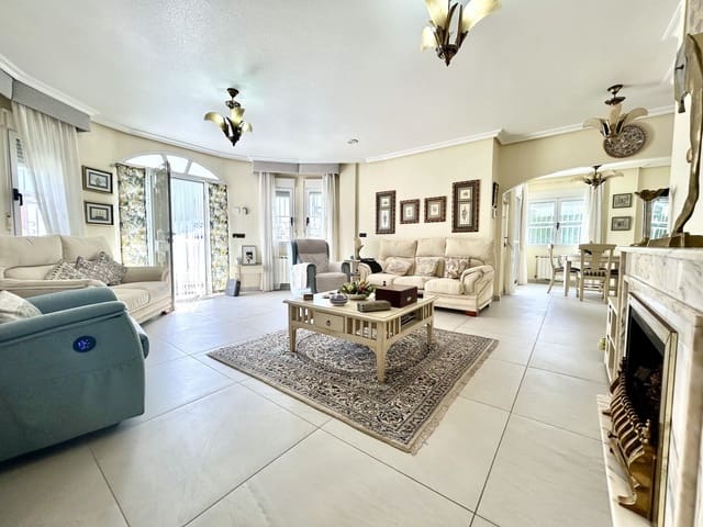 4 soveværelse Villa til salg i Pinar de Campoverde, Pilar de la Horadada med swimmingpool garage - € 460.000 (Ref: 9829557)