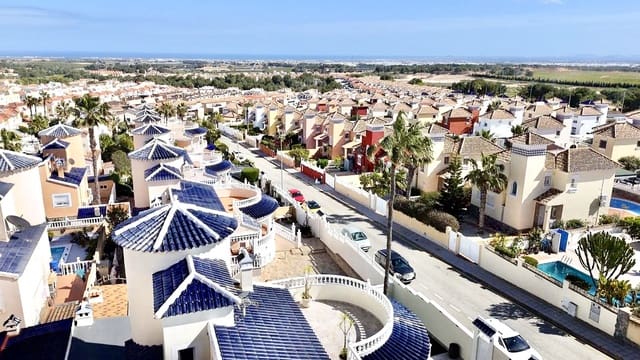 4 soveværelse Villa til salg i Pinar de Campoverde, Pilar de la Horadada med swimmingpool garage - € 460.000 (Ref: 9829557)
